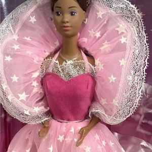 NEW IN BOX Vintage 1986 African American Dream Glow Barbie Doll